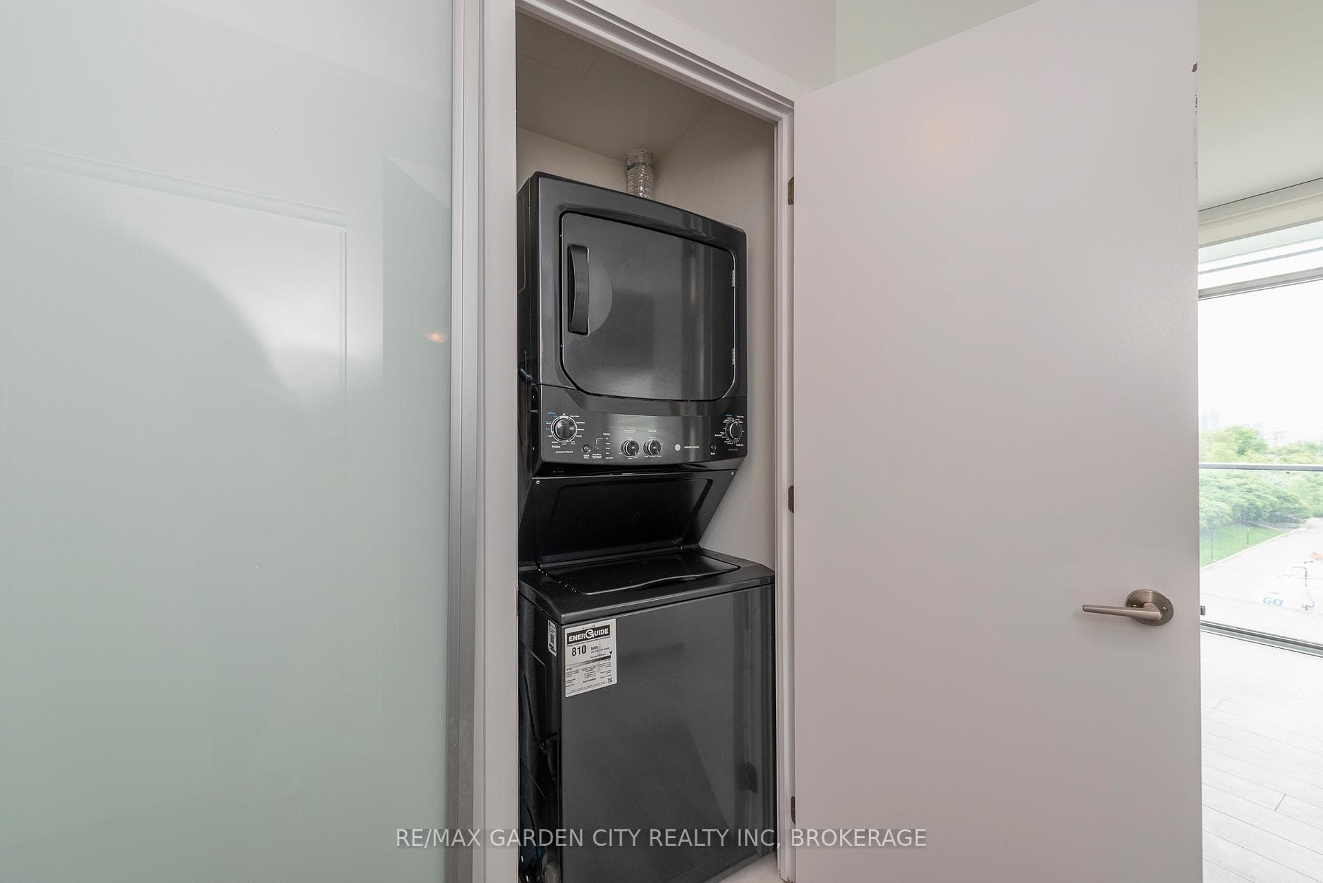 103 The Queensway N/A Unit 405 photo 24