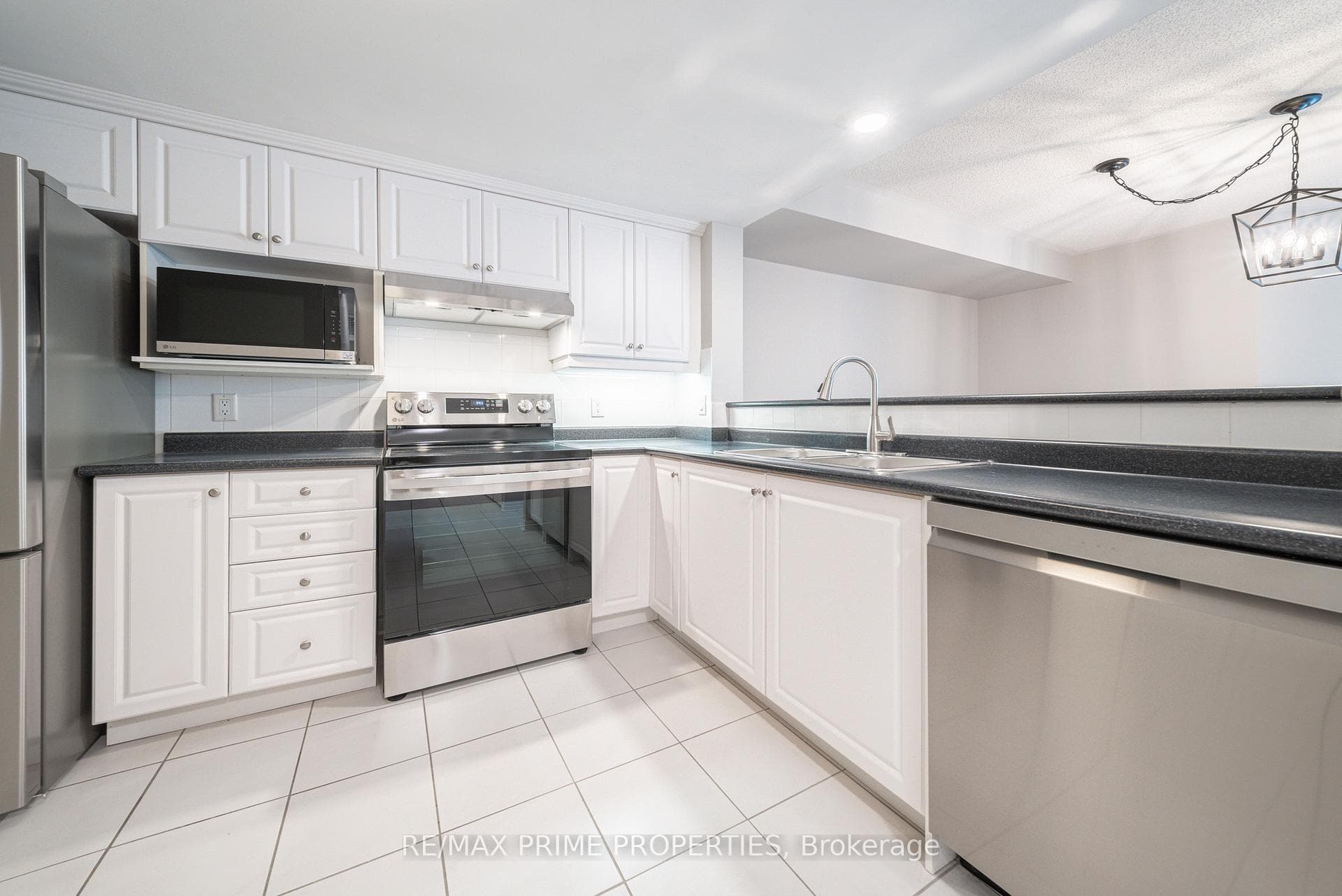 85 The Boardwalk Way Unit 320 photo 8