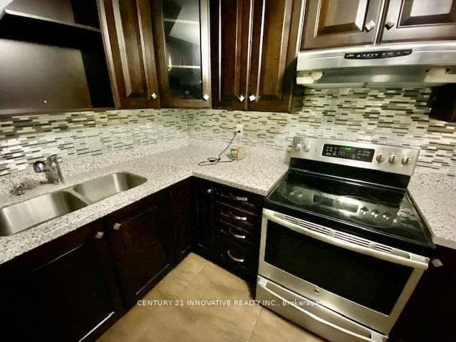 66 Juglans Crescent photo 3