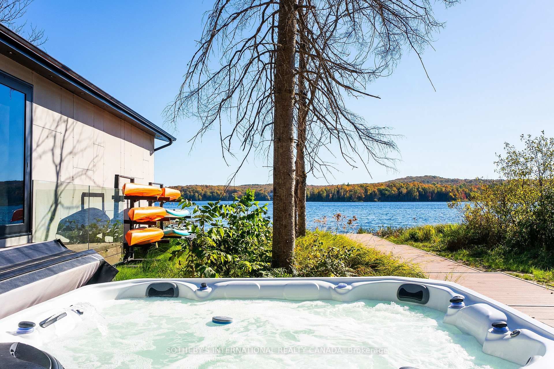 Lakeside Hot-Tub