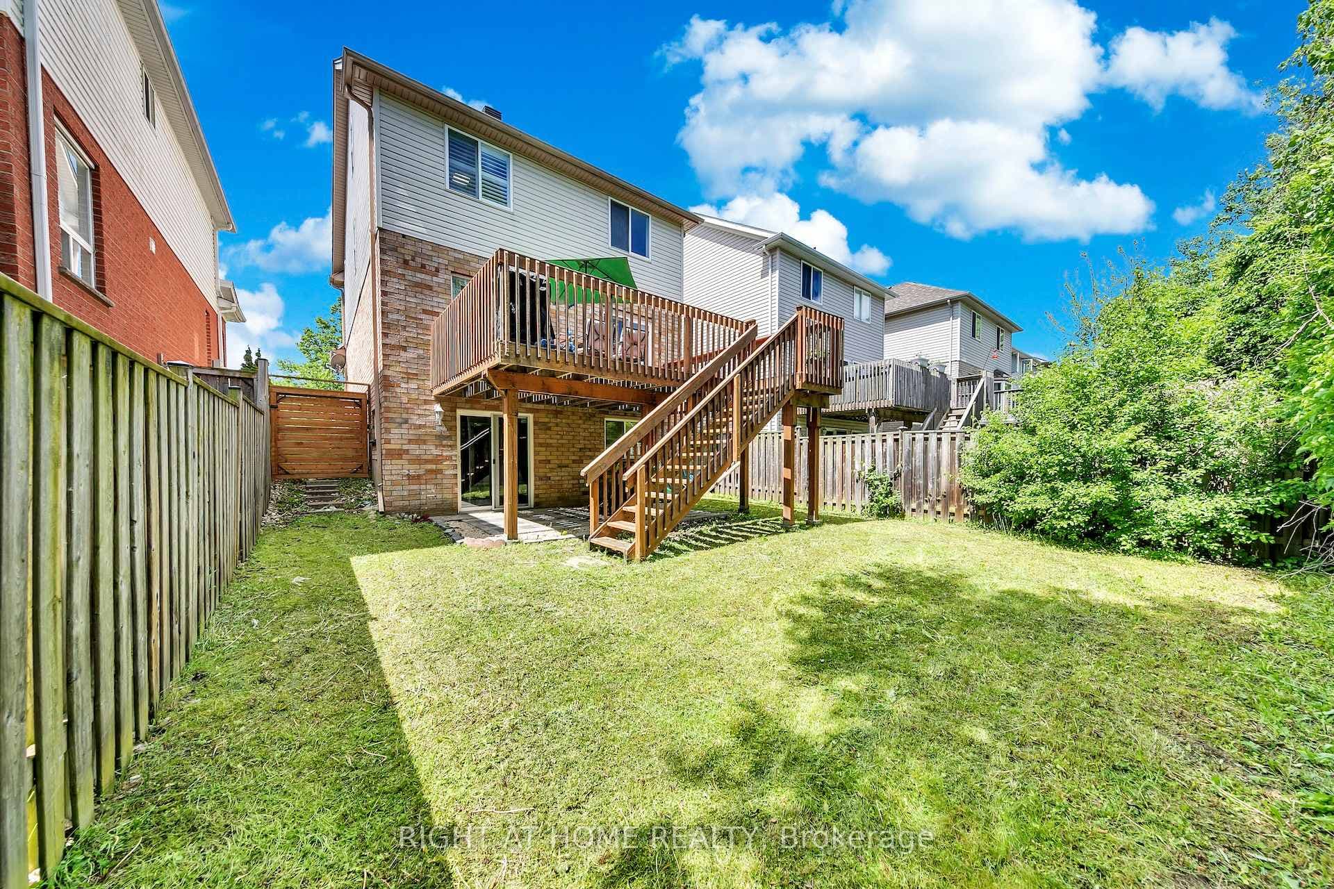 77 Milson Crescent photo 39