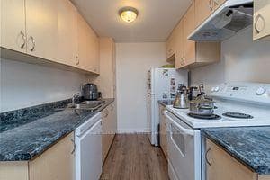 15 Maplewood Avenue Unit 1011 photo 9
