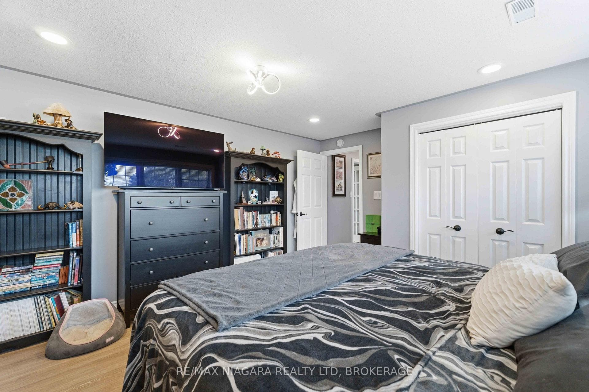 661 Carl Road photo 27
