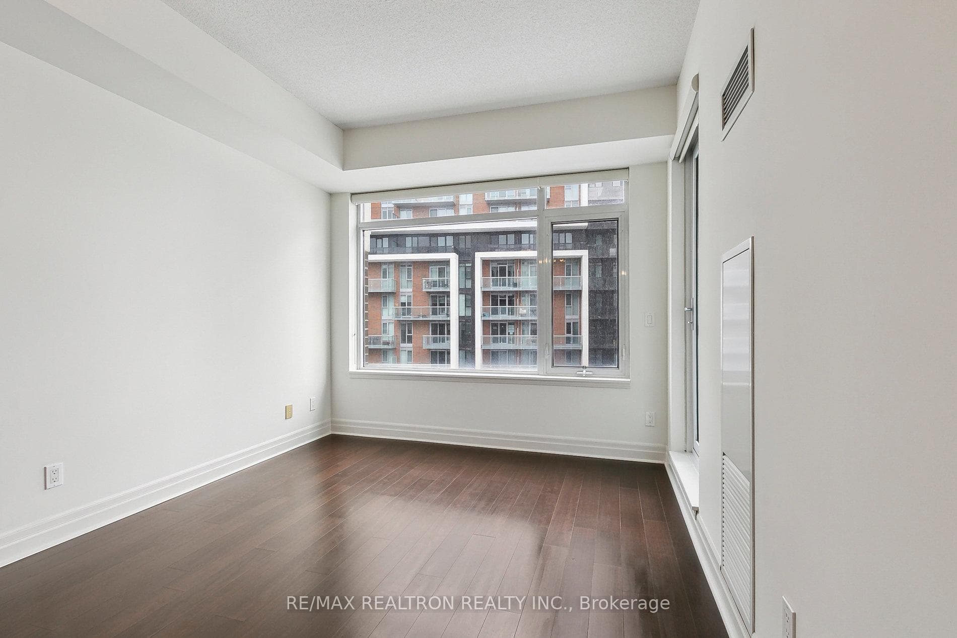 8110 Birchmount Road Unit 713 photo 7