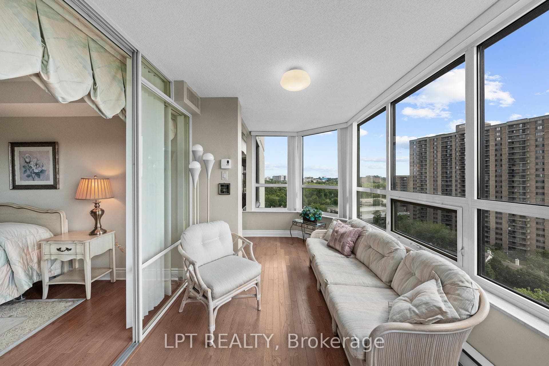 1510 Riverside Drive Unit 1505 photo 22