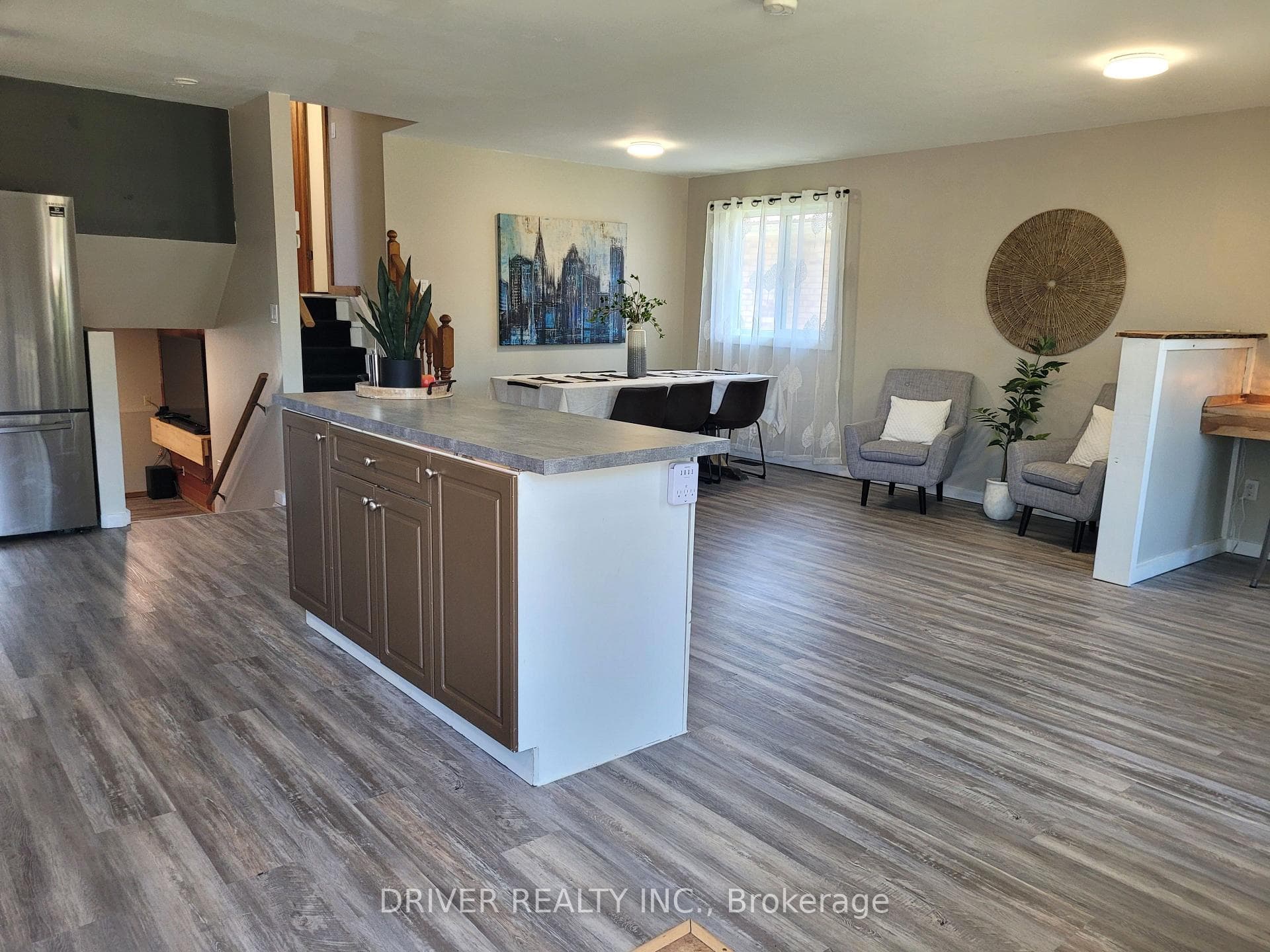 ~Open concept main floor~
