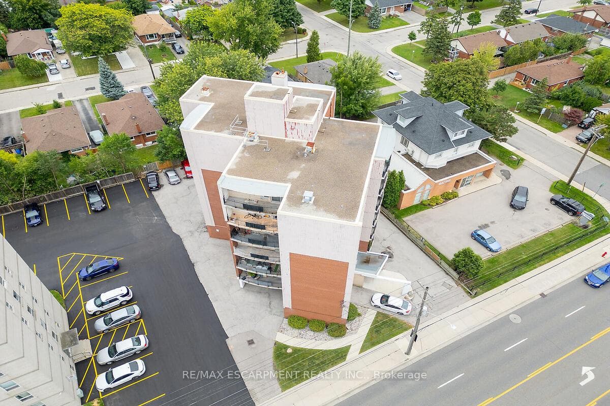 293 Mohawk Road Unit 301 photo 32