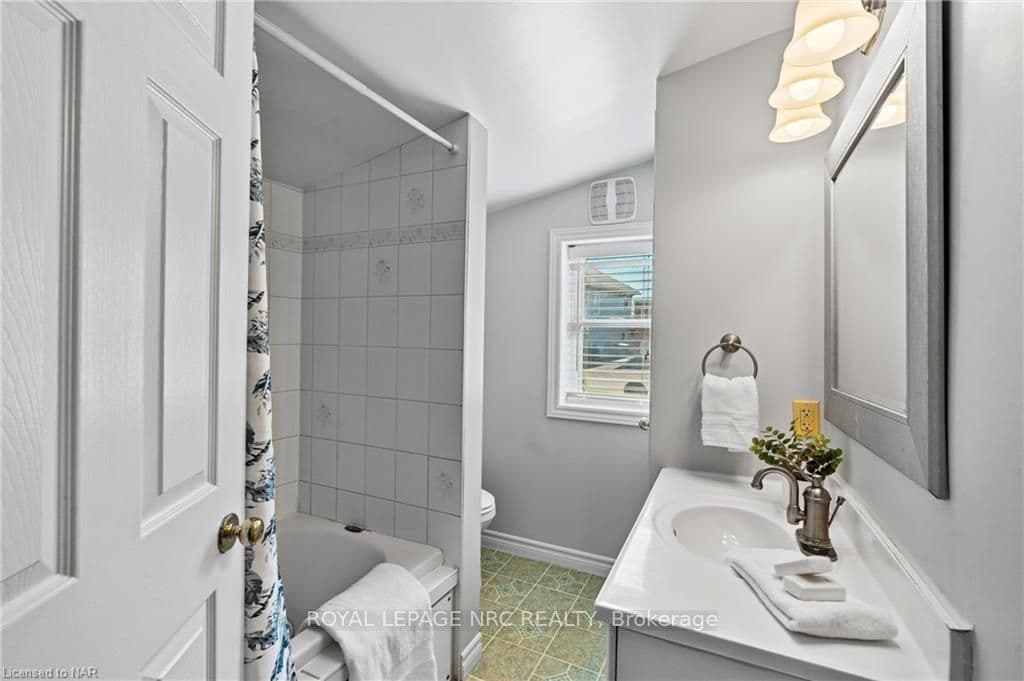 4244 HIXON ST Street photo 11