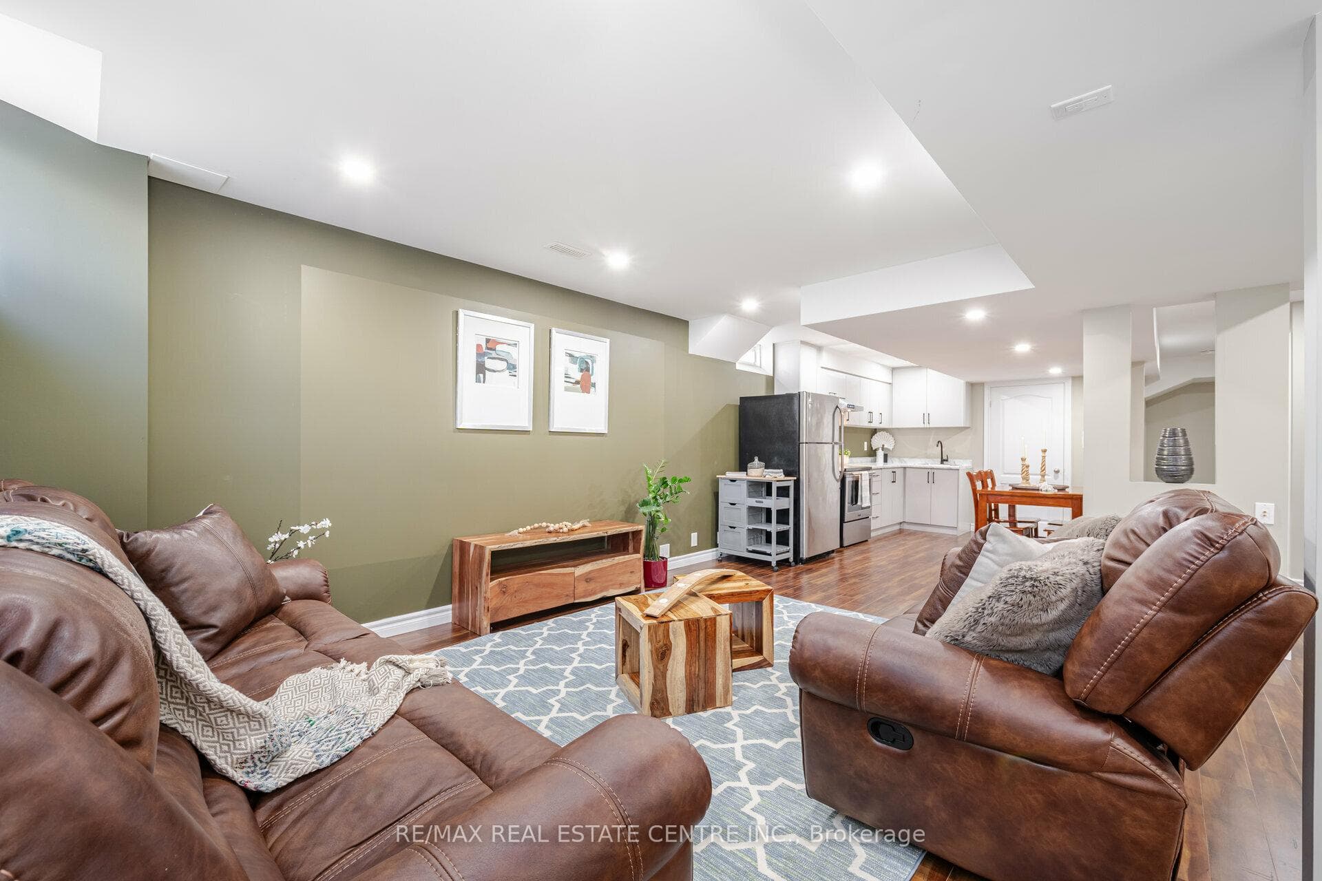 1725 Shelburne Street photo 44