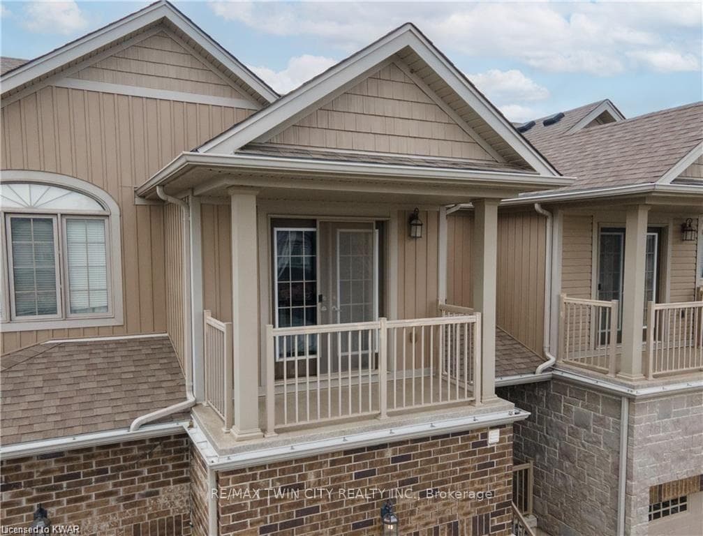 76 Meadowridge Street photo 2