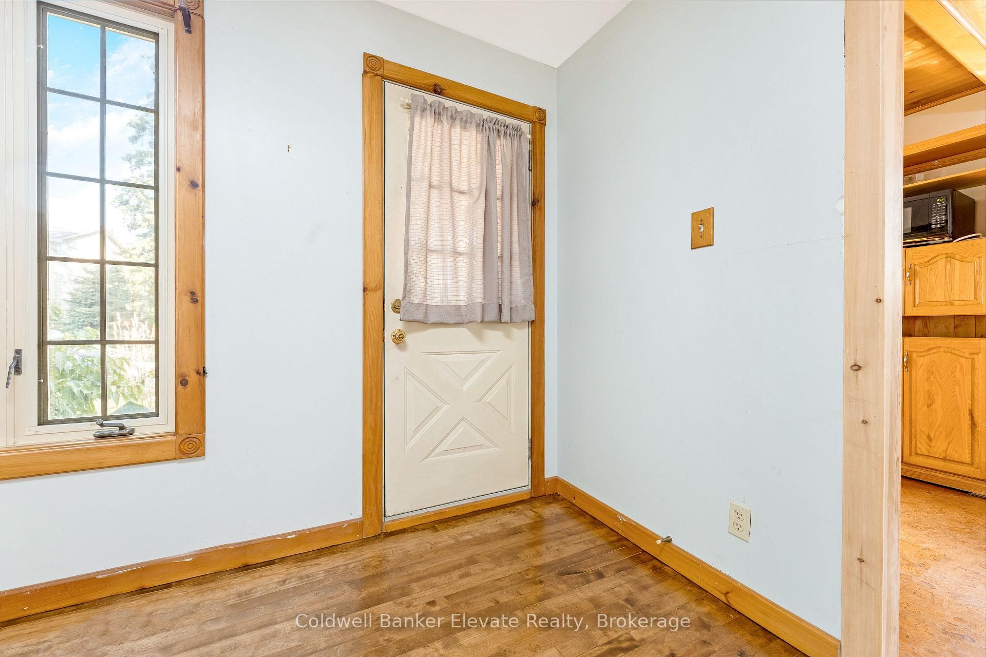 12 Churchill Crescent photo 6