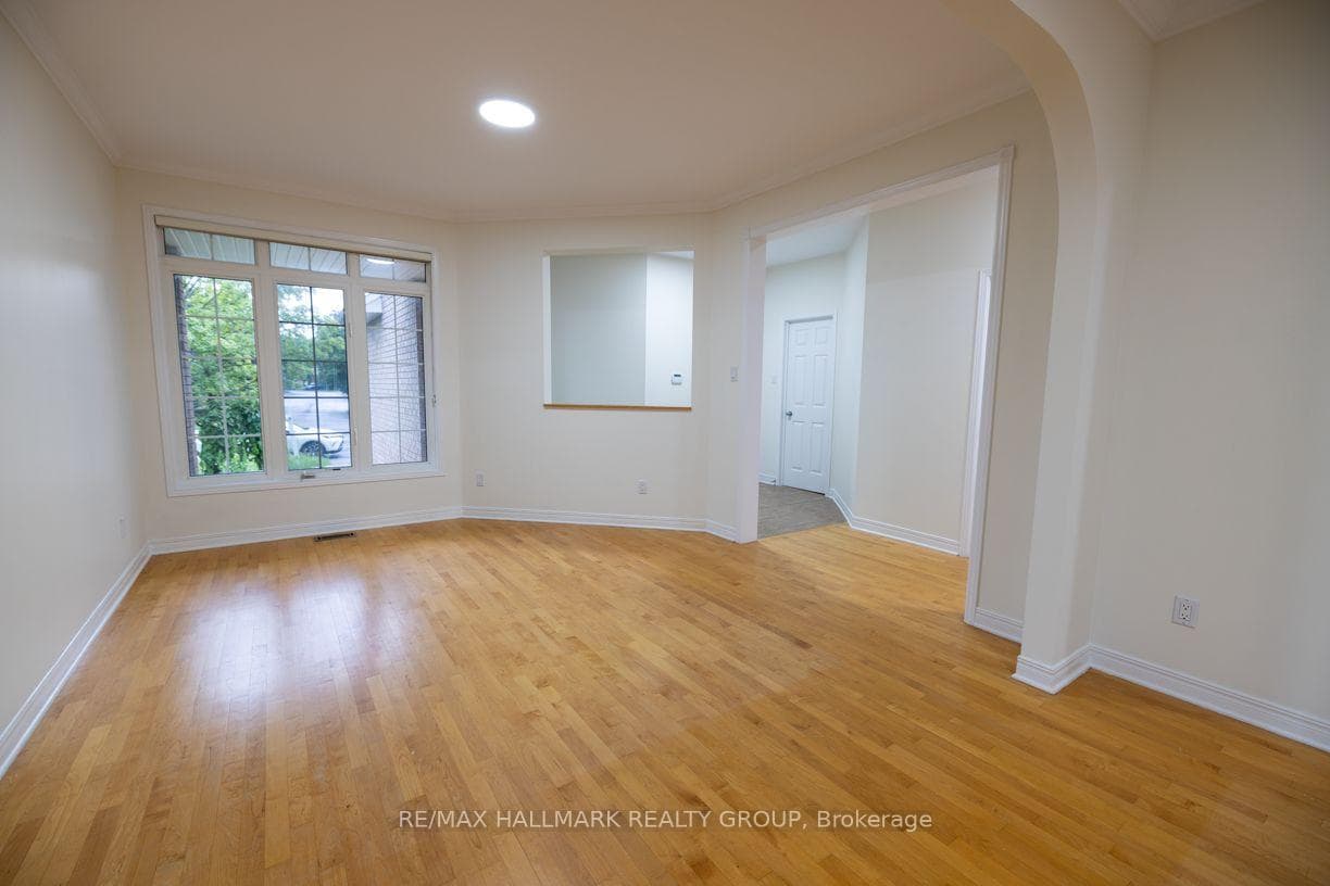 281 Goldridge Drive photo 2