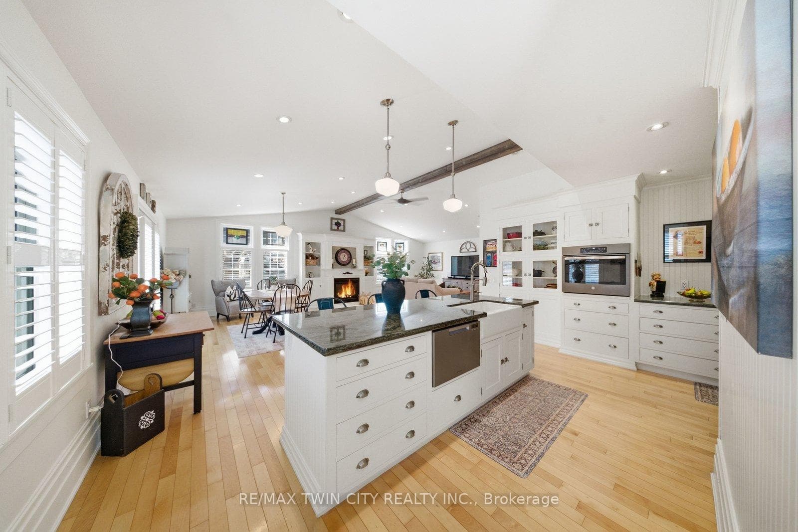 108 William Street photo 15