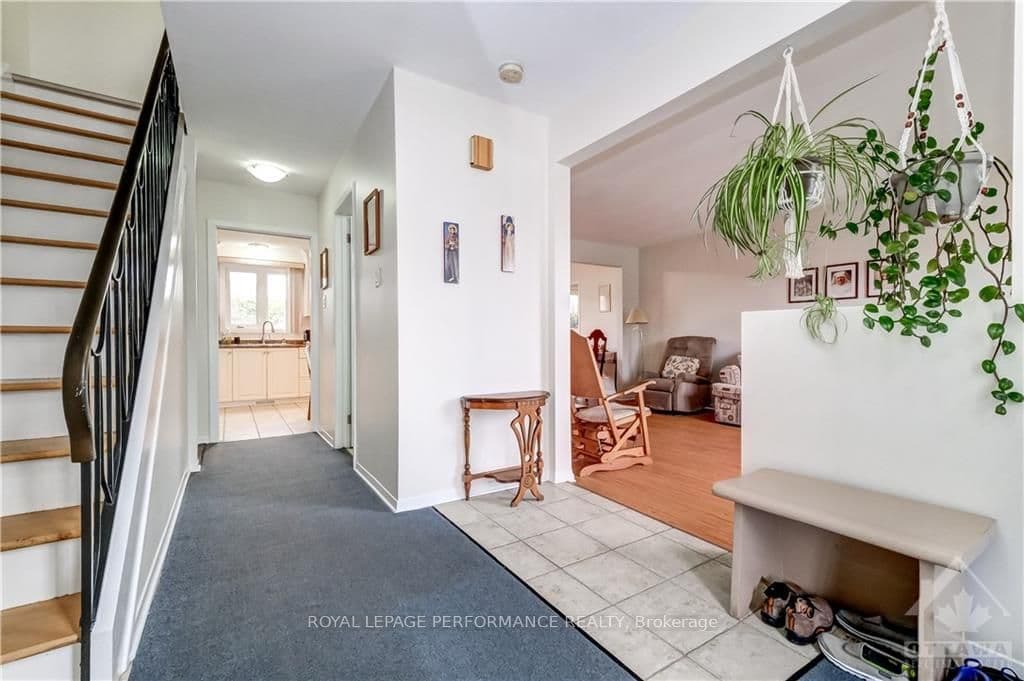 2516-2518 KALADAR Avenue photo 16