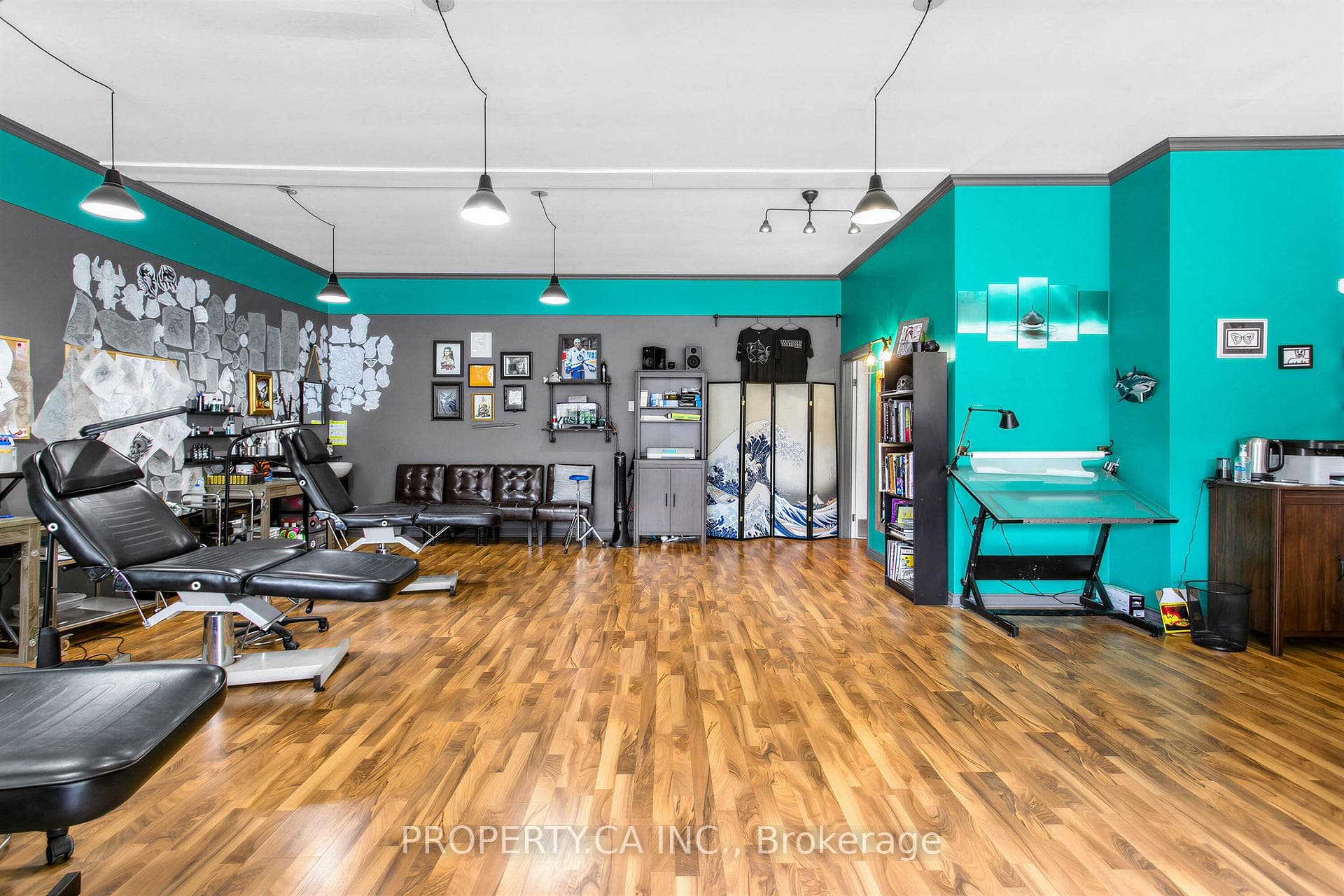 420 Royal York Road photo 4