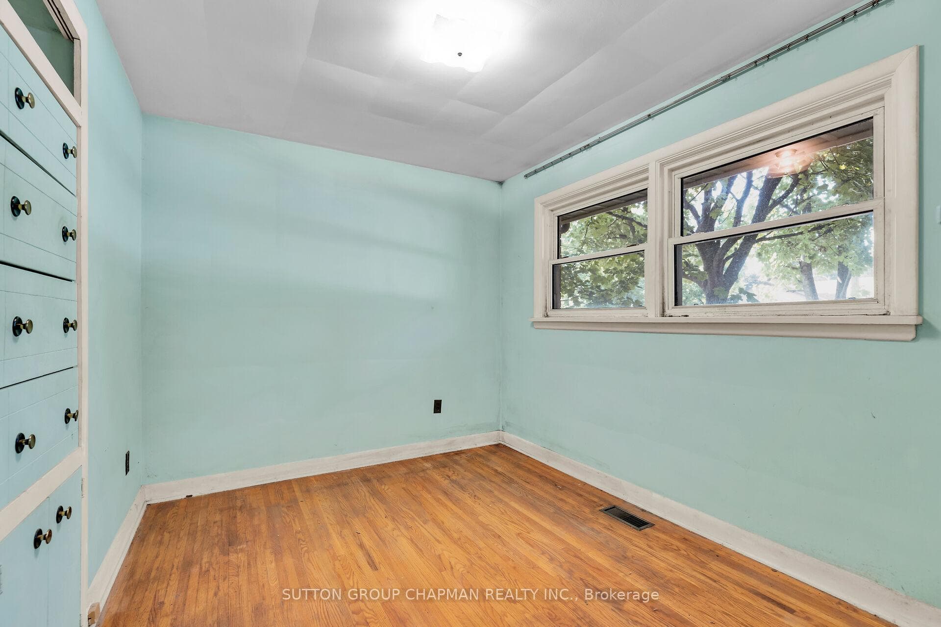 633 Donegal Drive photo 16