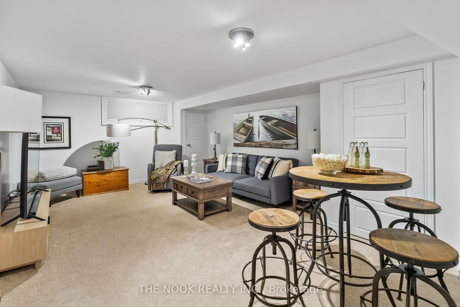Lower level rec room with 1 above grade window