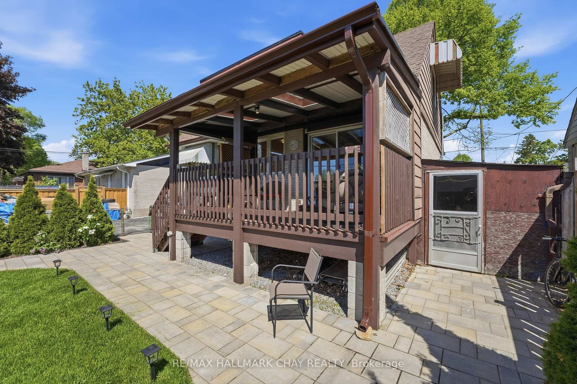 420 Fernleigh Circle photo 32