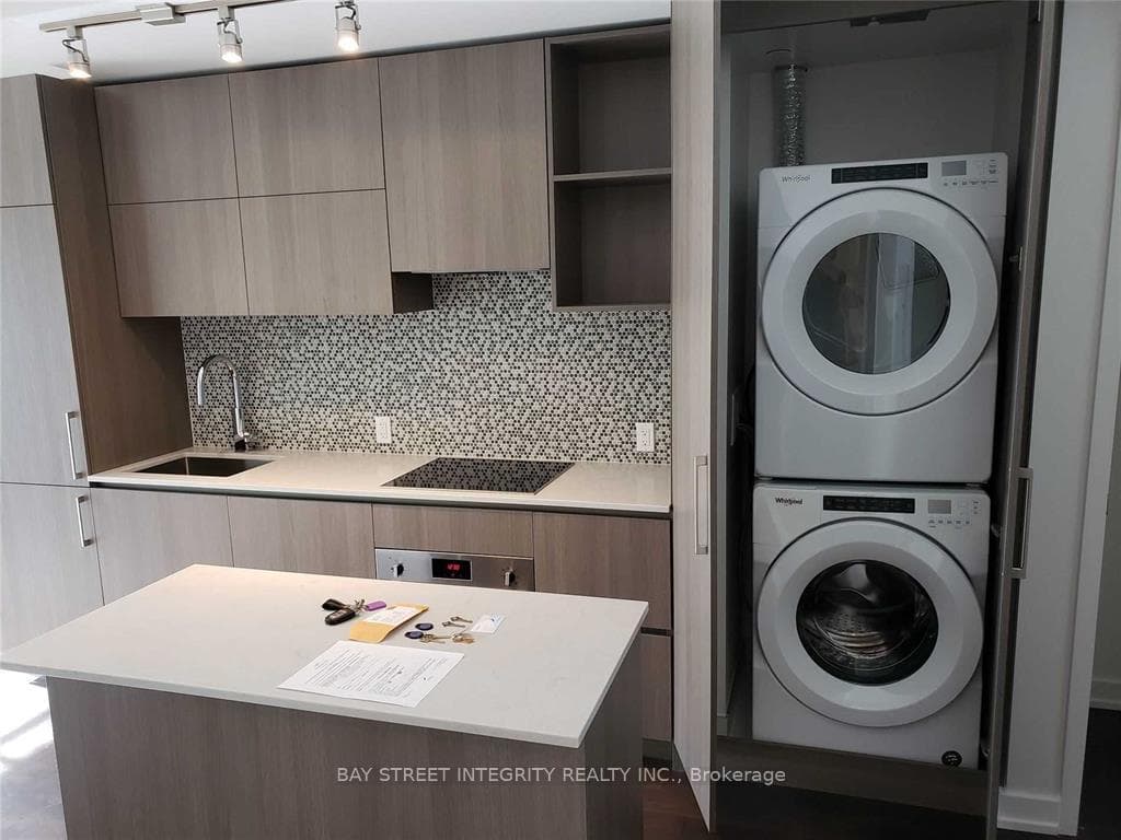 1 Yorkville Avenue Unit 3712 (Bedroom) photo 4
