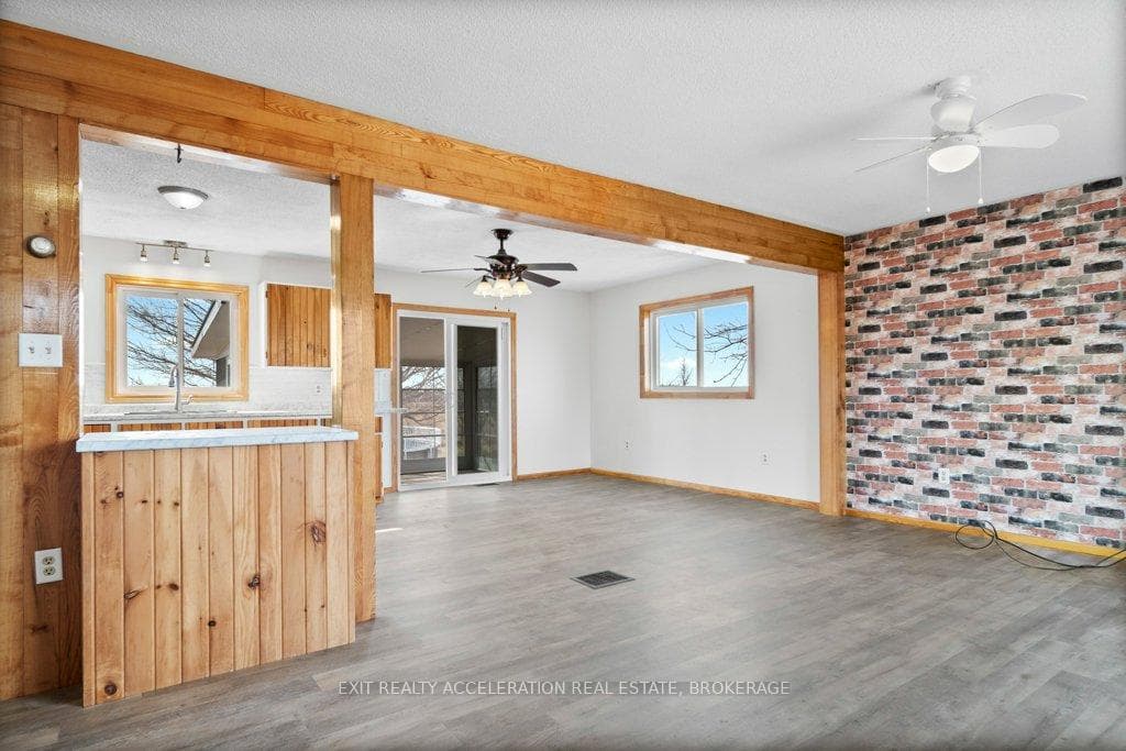 1464 Fish Lake Road photo 2