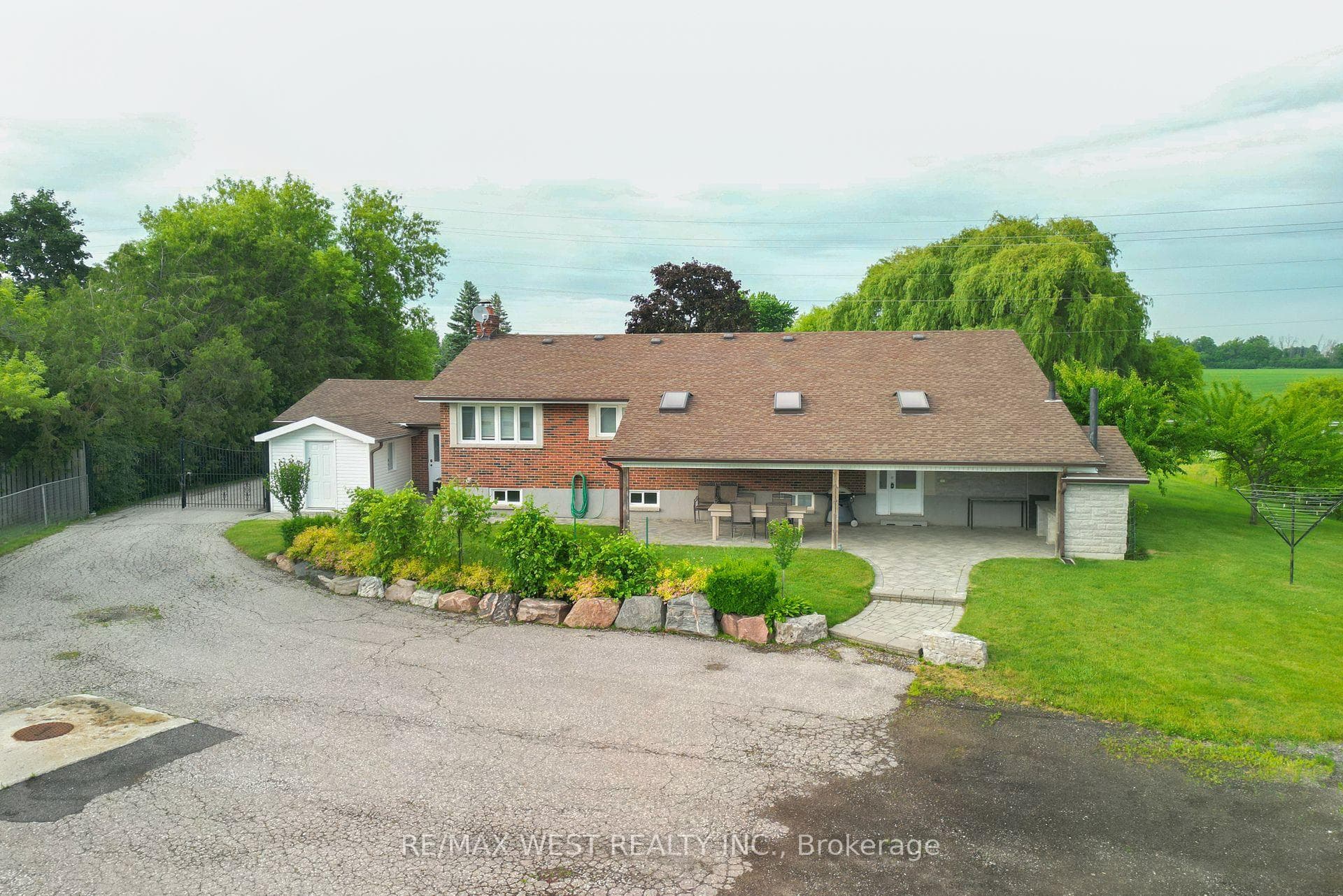 12370 Creditview Road photo 37