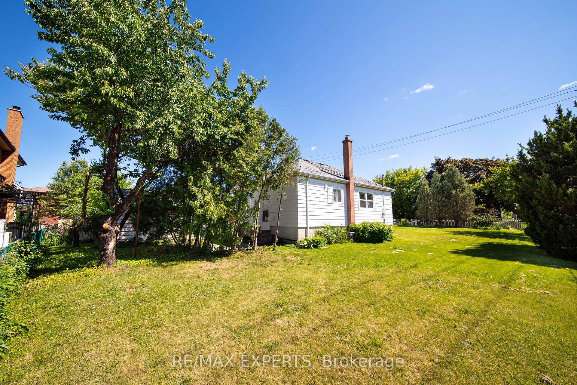 4 Larchmere Avenue Unit Upper photo 5