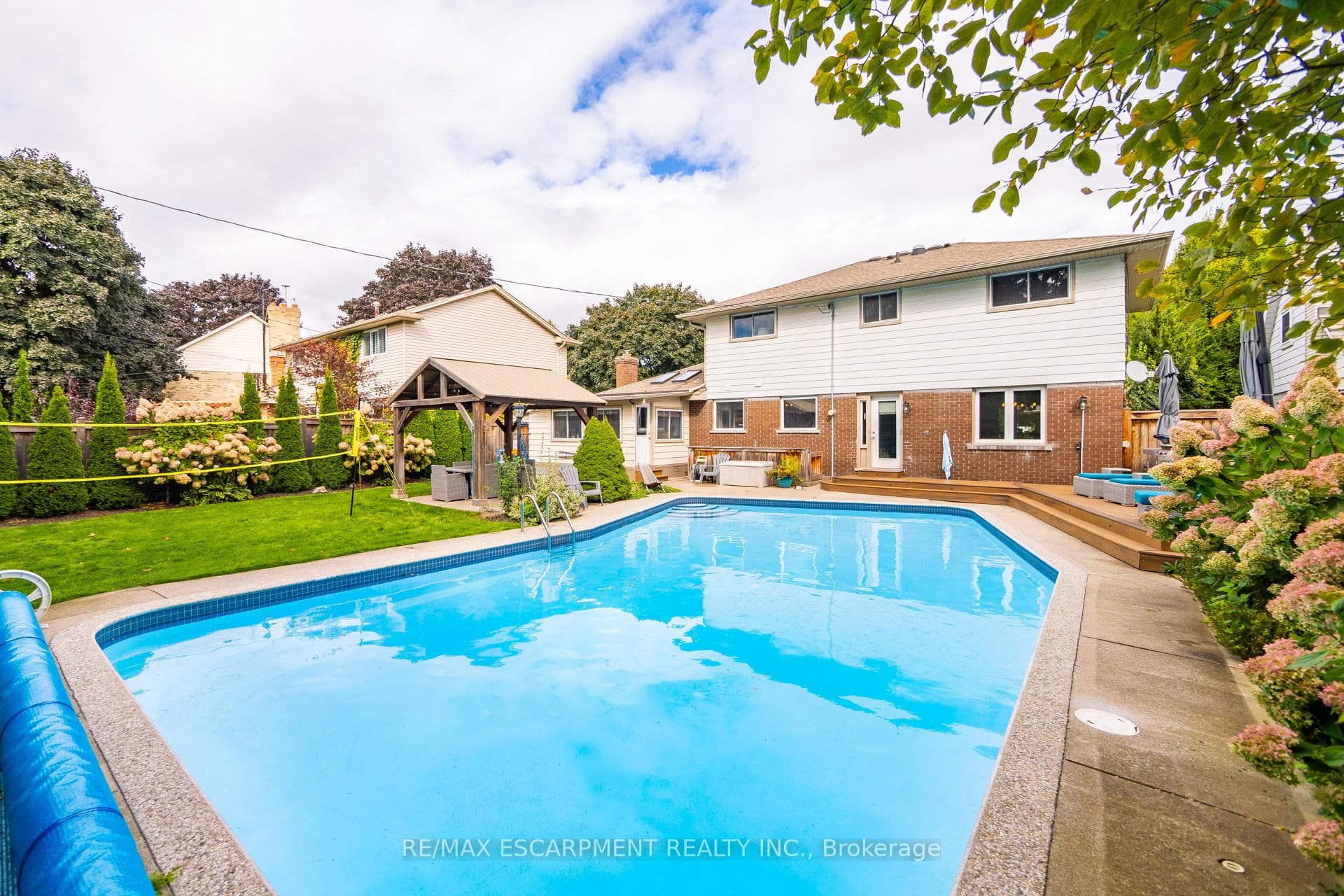 344 Camelot Court photo 37