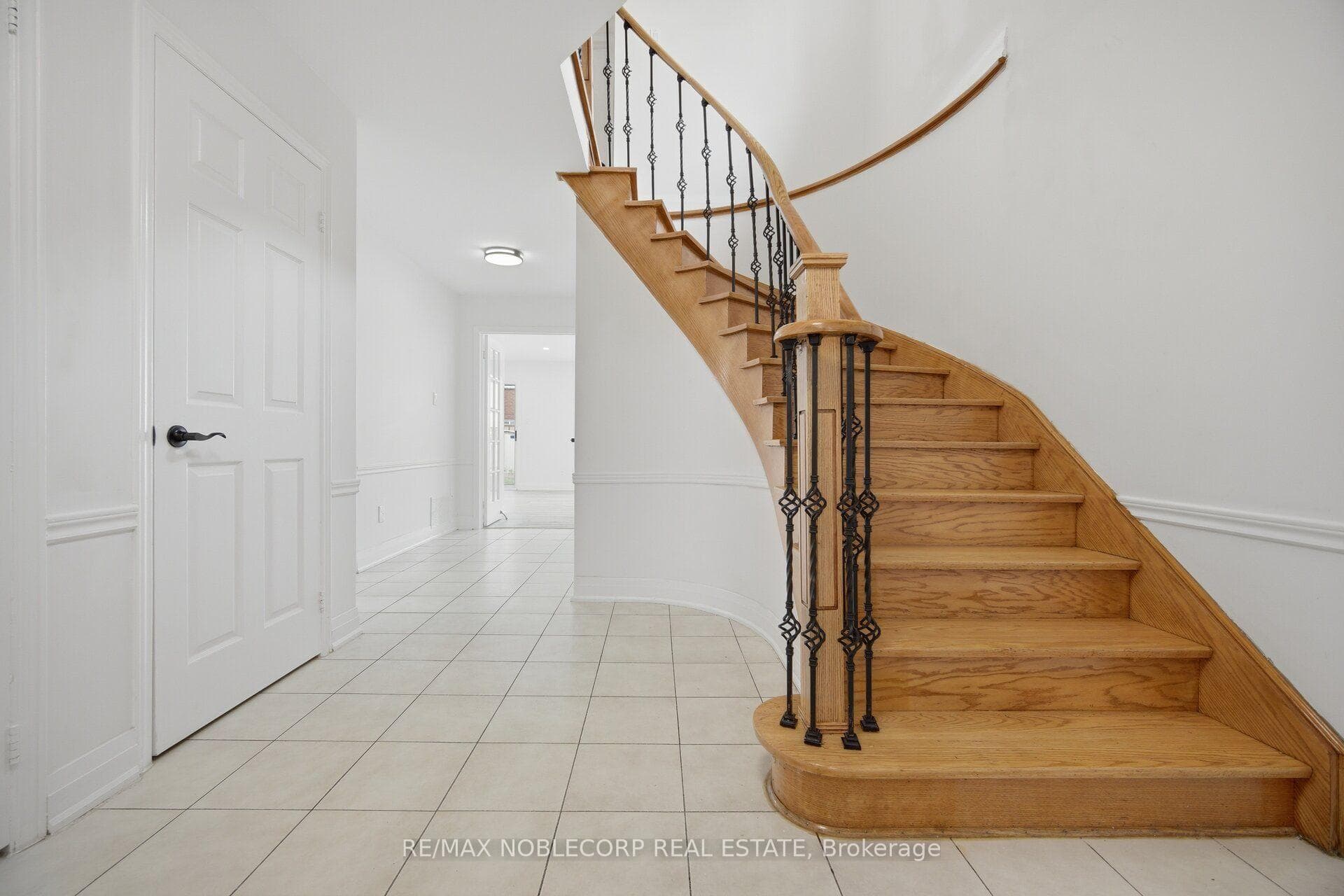 66 Cinrickbar Drive photo 4