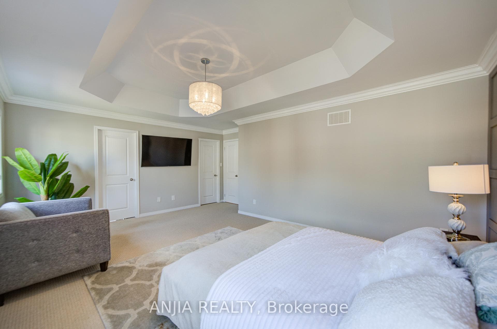 56 Stockell Crescent photo 43