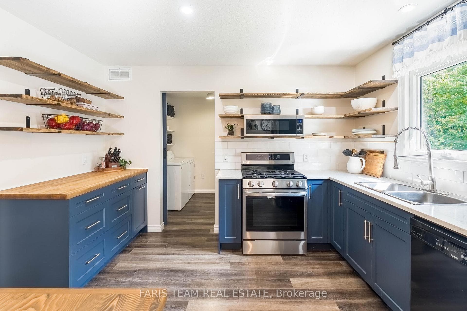 4987 Talbot Street photo 8