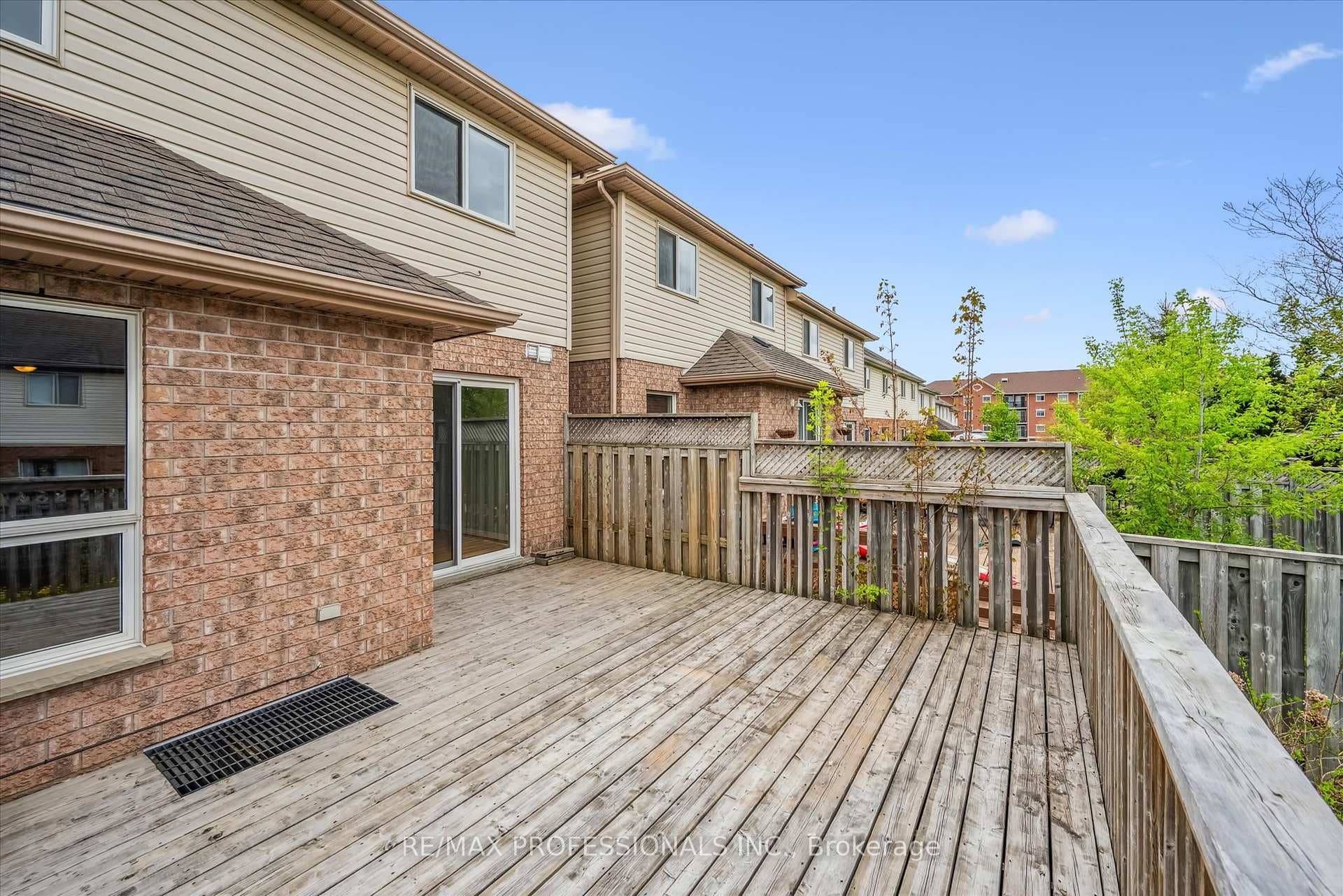 165 Silurian Drive photo 30