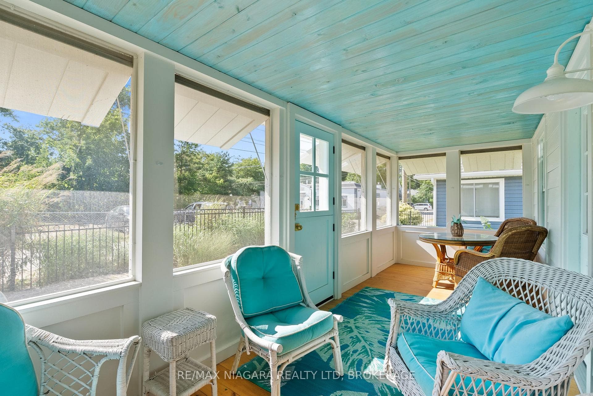 436 ASHWOOD Avenue photo 20