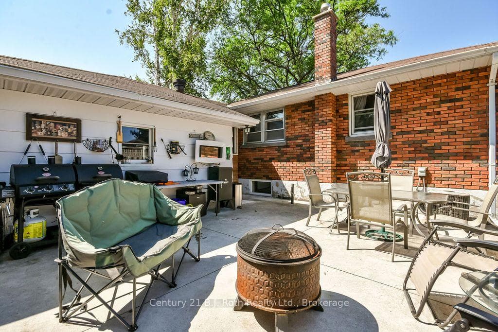 449 Irwin Street photo 21