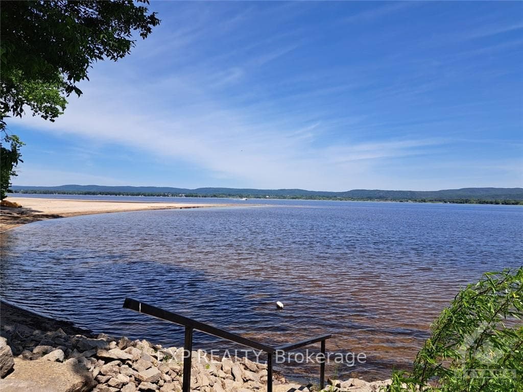 620 BAYVIEW Drive photo 27