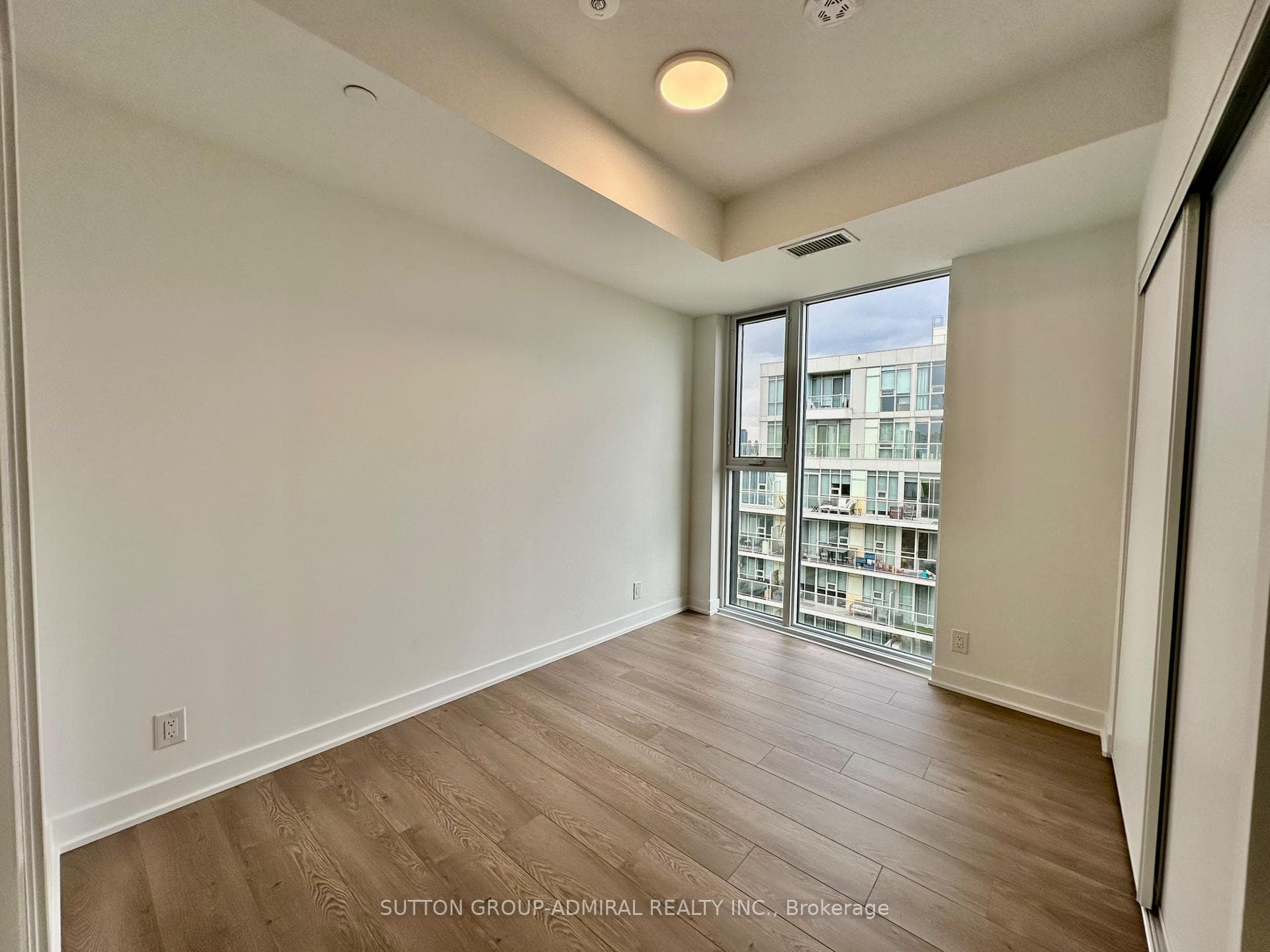 1660 Bloor Street Unit 903 photo 10