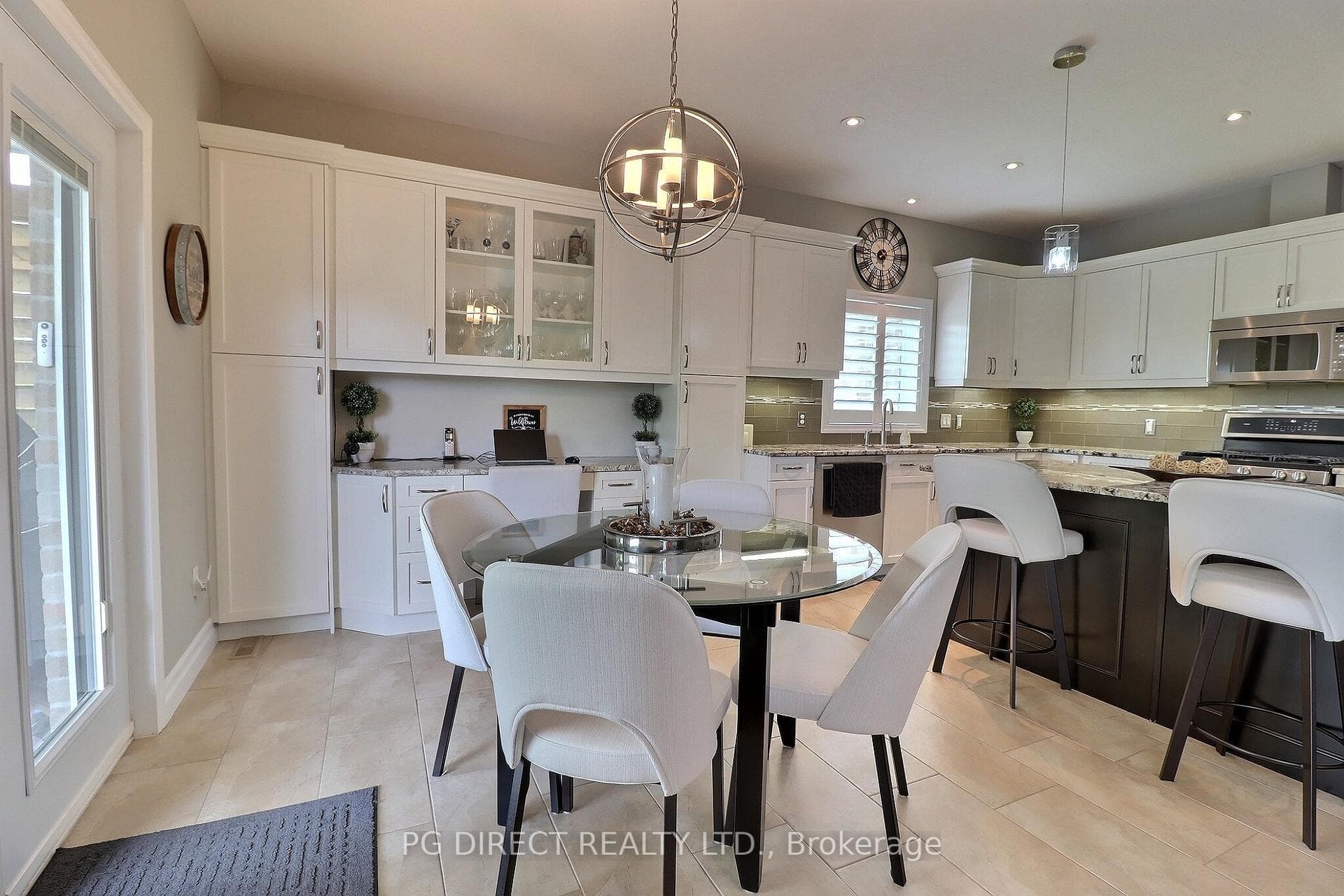 12 Cynthia Avenue photo 6