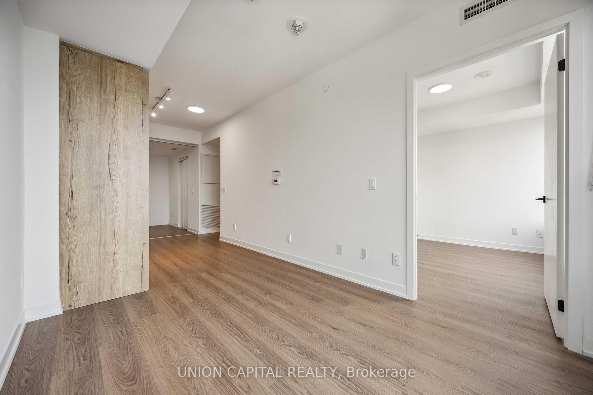 319 Jarvis Street Unit 4208 photo 9