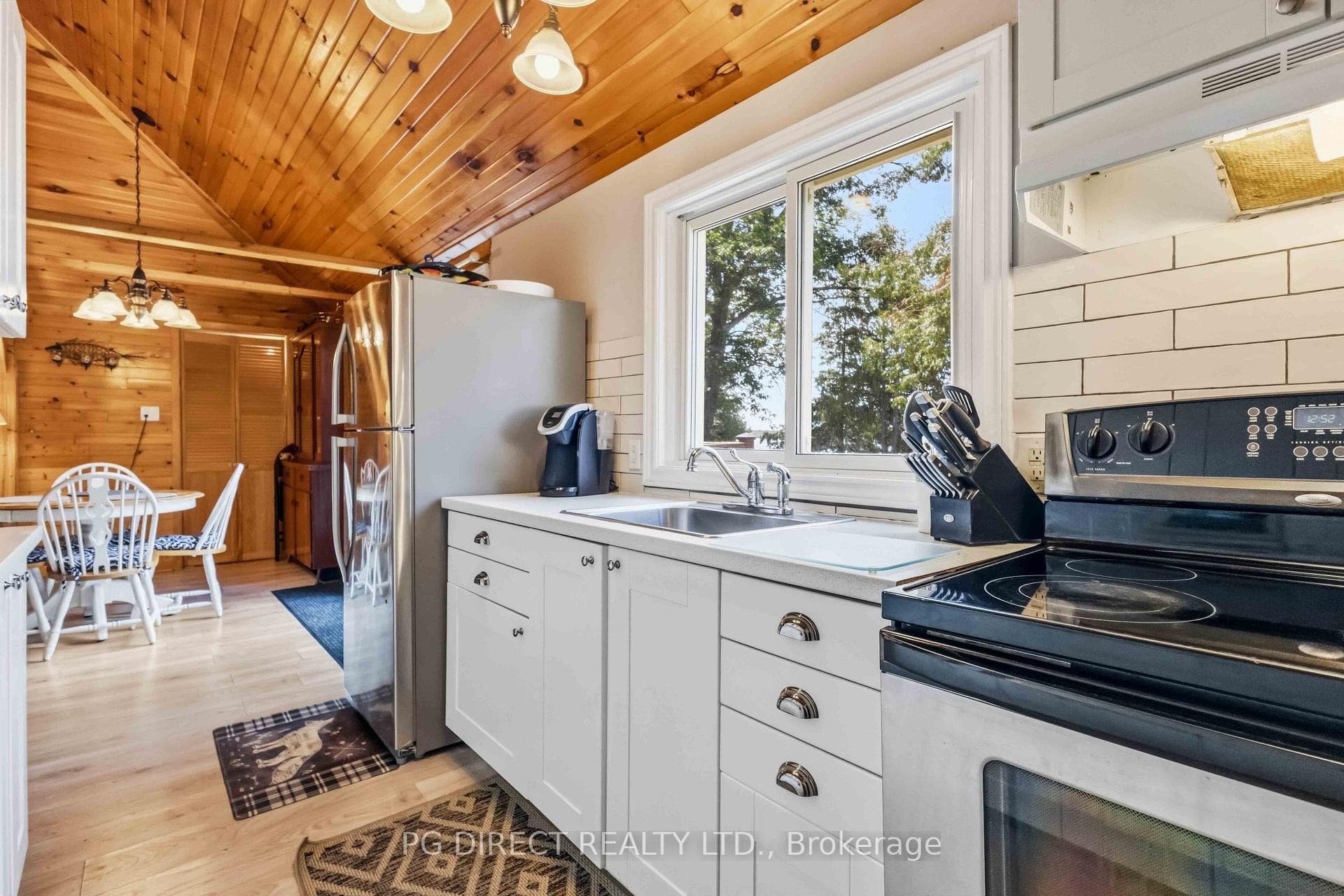 1048 Sylvan Glen Drive photo 13
