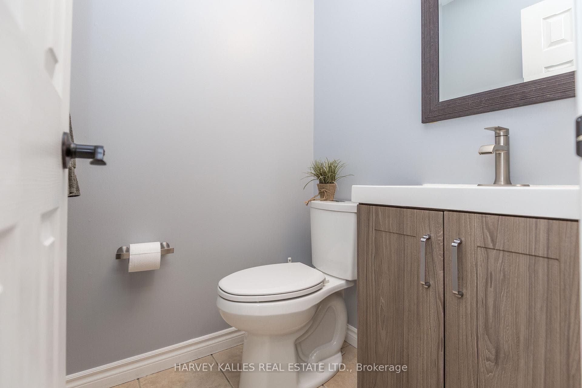 250 Pringle Drive photo 22