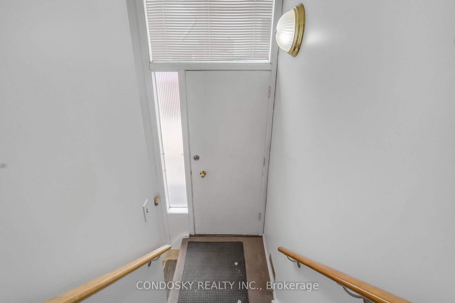 303 Thrace Avenue photo 25