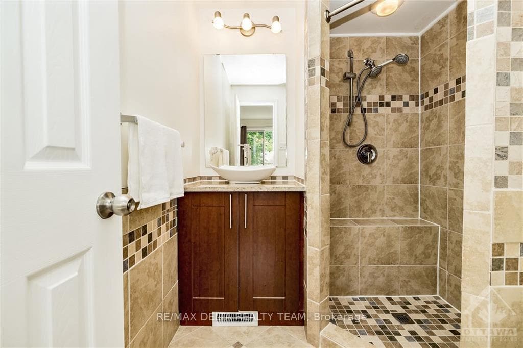 6864 BILBERRY Drive photo 16