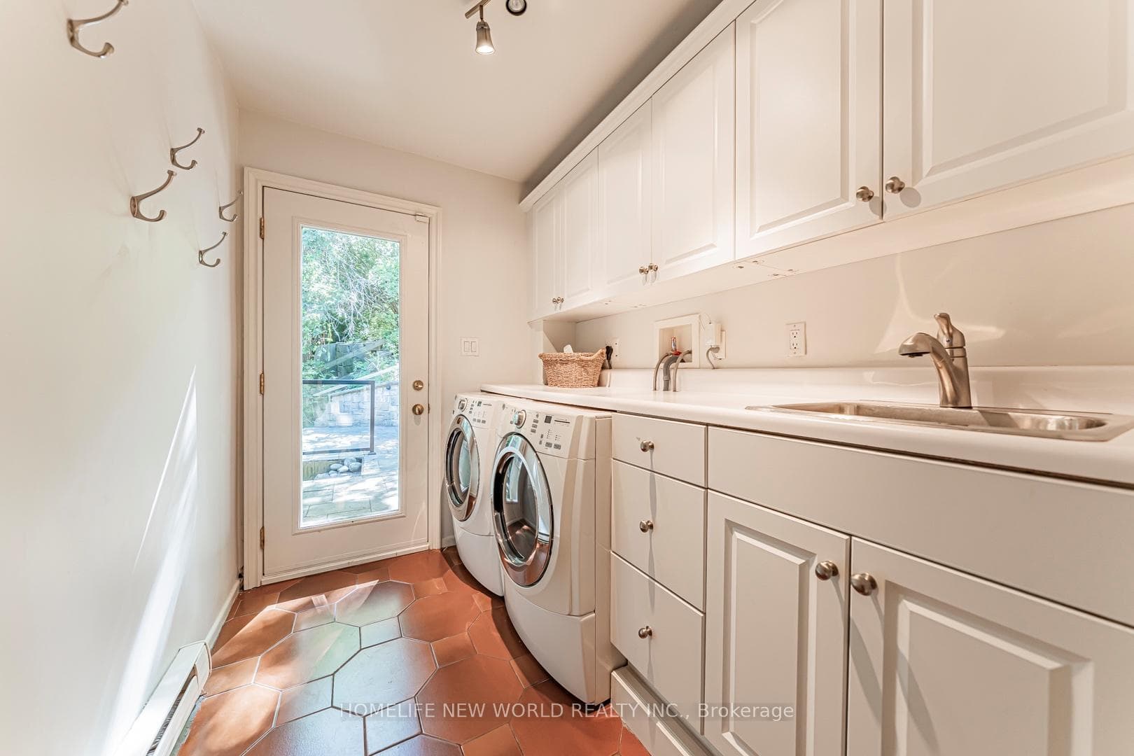 1 Campbell Crescent photo 13
