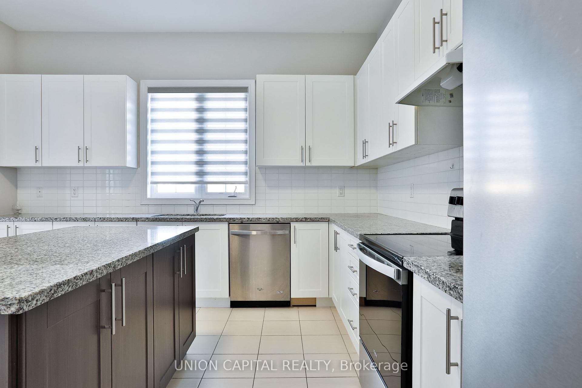 30 Leary Crescent photo 17