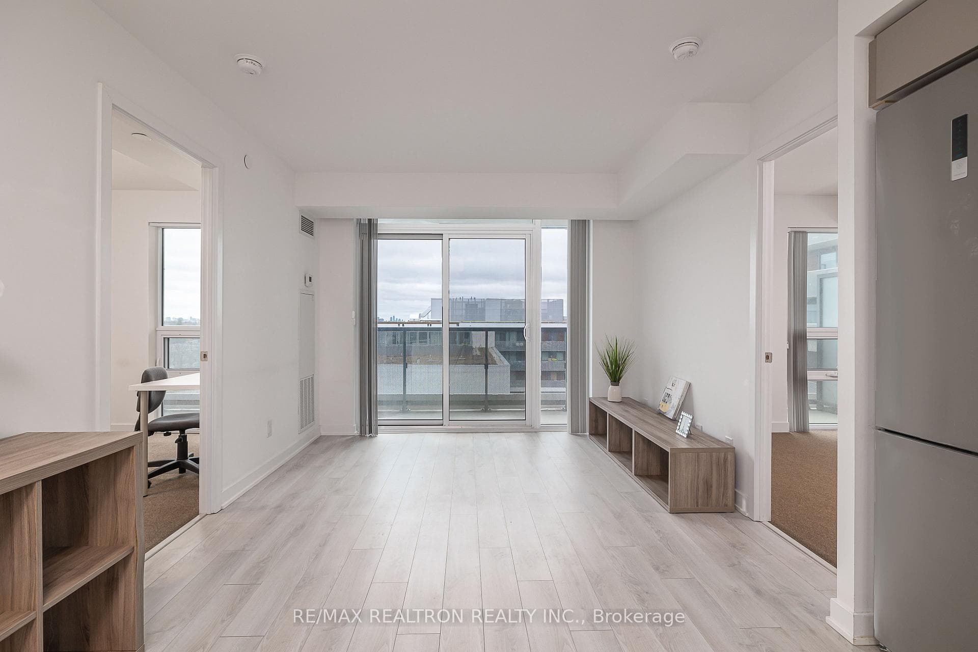 160 FLEMINGTON Road Unit 803 photo 8