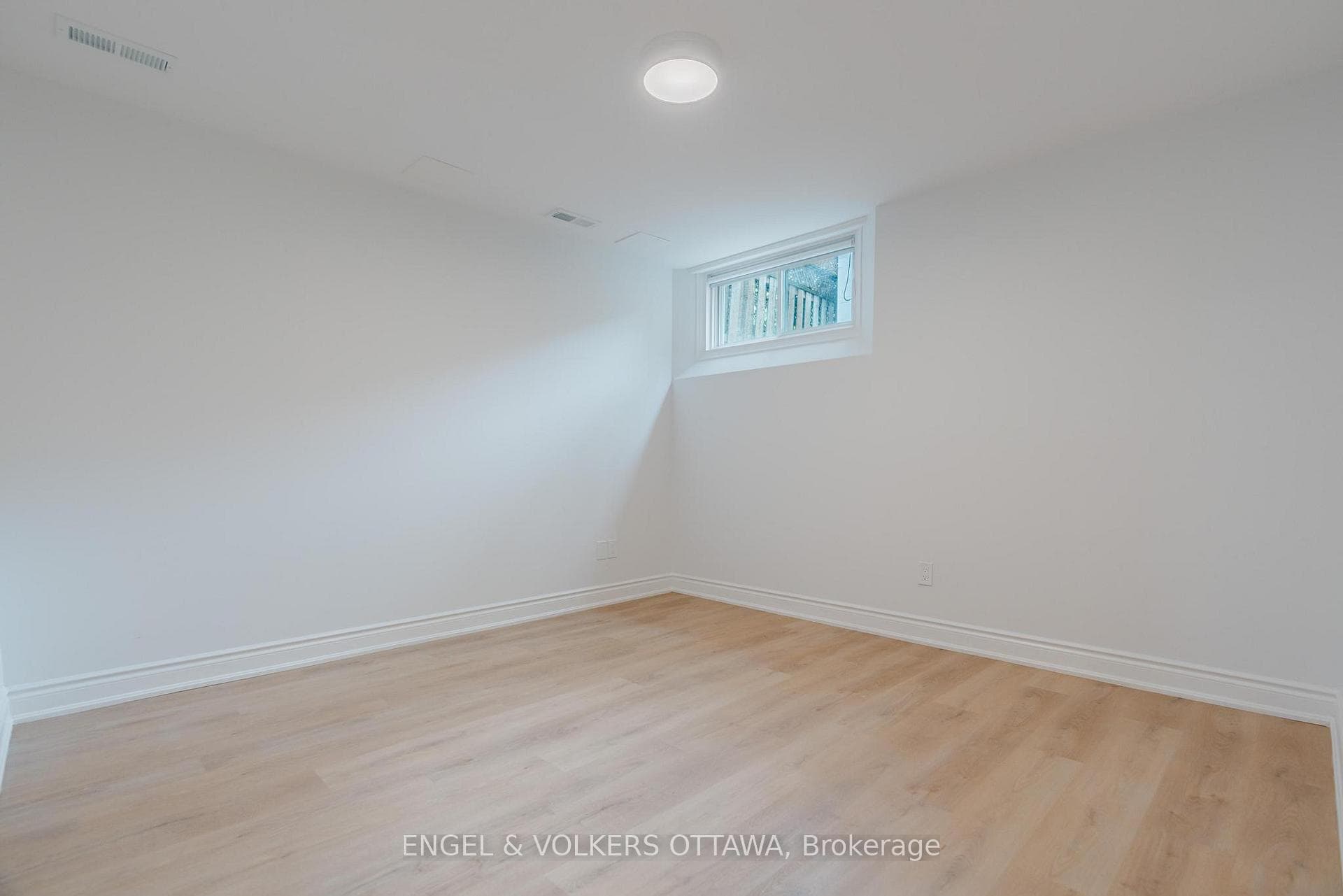 1649 Rosebella Avenue Unit B photo 15