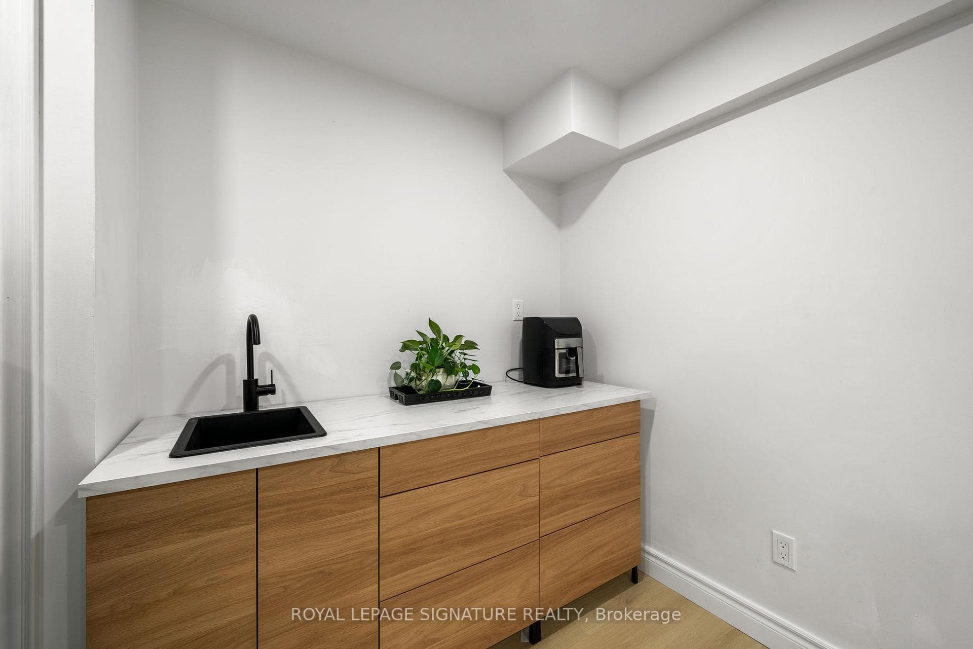 16 Closson Drive photo 30