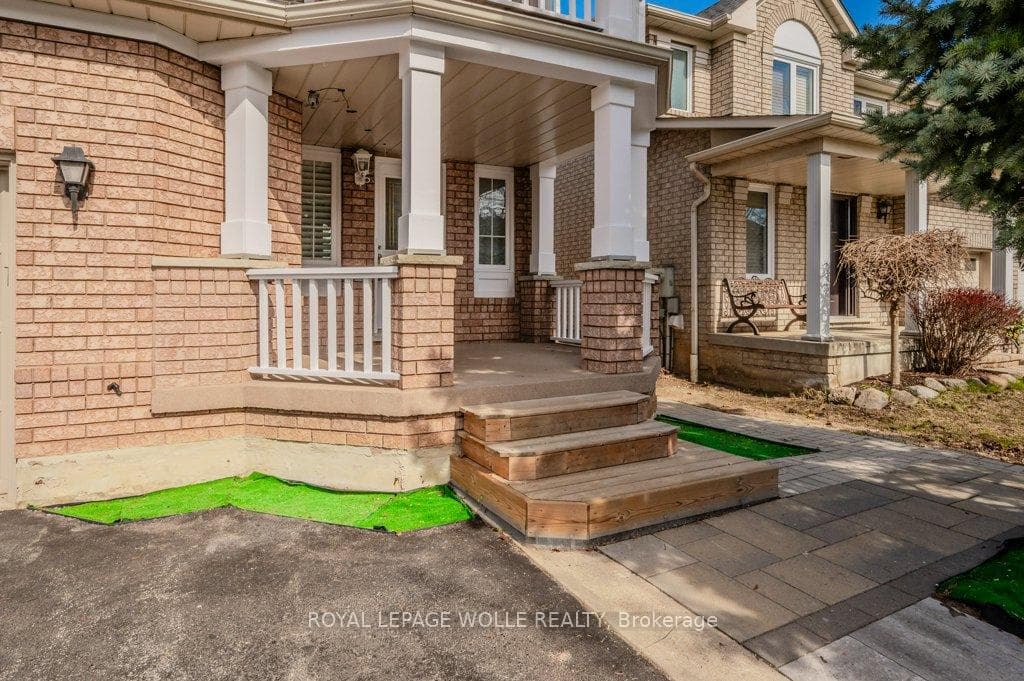1748 Samuelson Circle photo 4