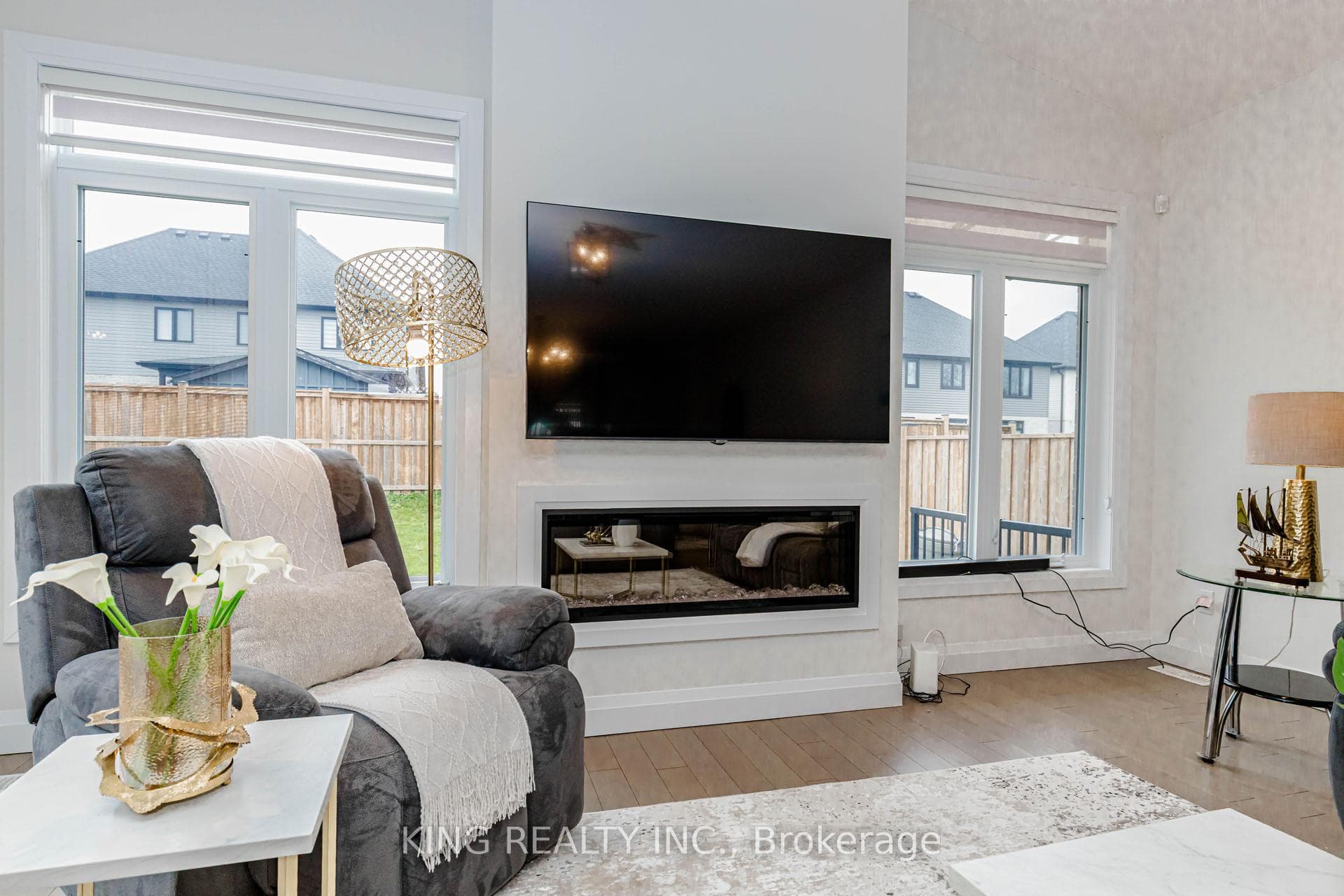 4091 CAMPBELL Street photo 13