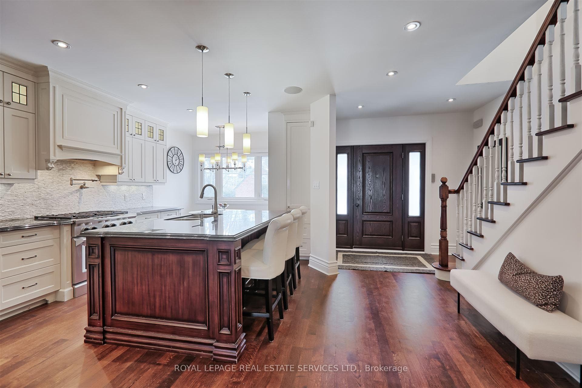 17 Worthington Crescent photo 4