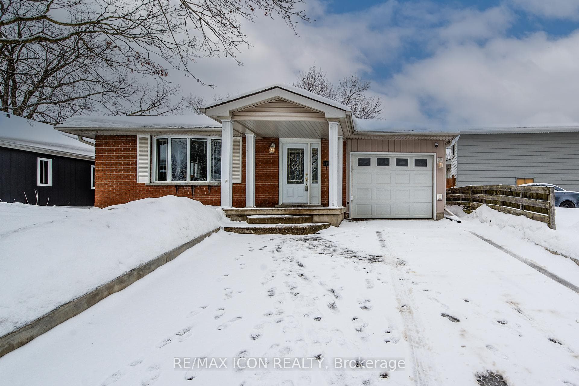 29 Rossford Crescent photo 2